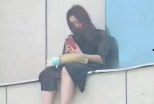 跳楼女生开始吃瓜,跳楼女生事件引发网友热议，吃瓜群众纷纷围观”