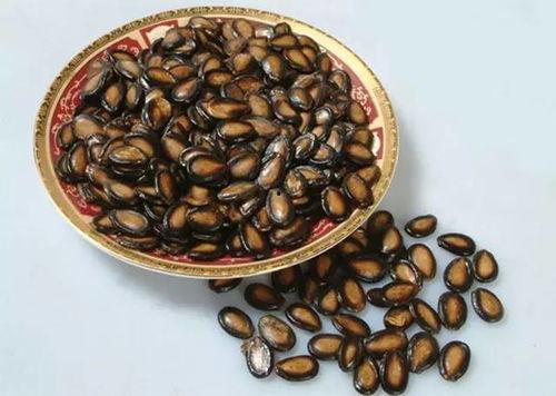 梦见吃瓜光吃籽